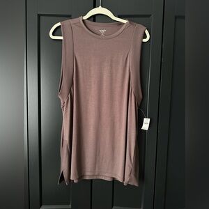 Old Navy Active top, slightly longer, mocha colored, size M, NWT